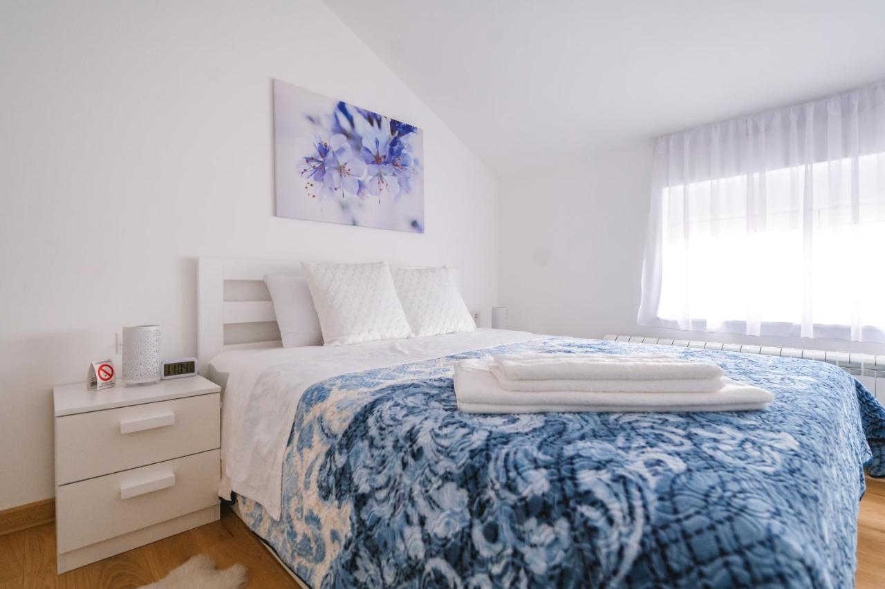 Mikonos Apartman Surčin Esterno foto