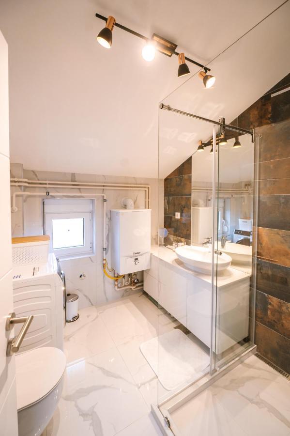 Mikonos Apartman Surčin Esterno foto